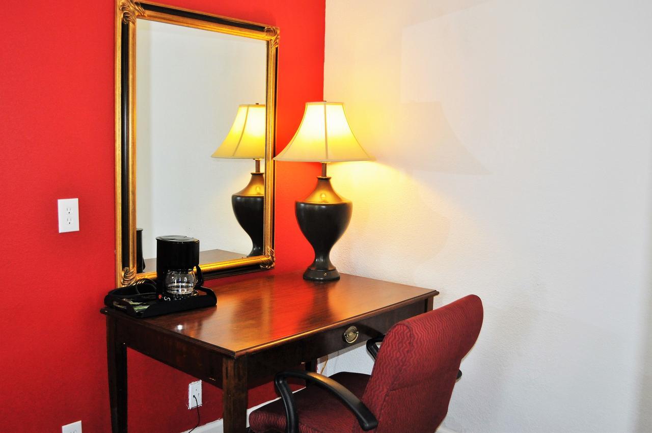 A Nights Inn Ridgecrest Ngoại thất bức ảnh